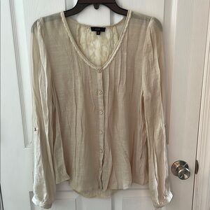 Light beige floral detail buttoned blouse with lace inset cinched back